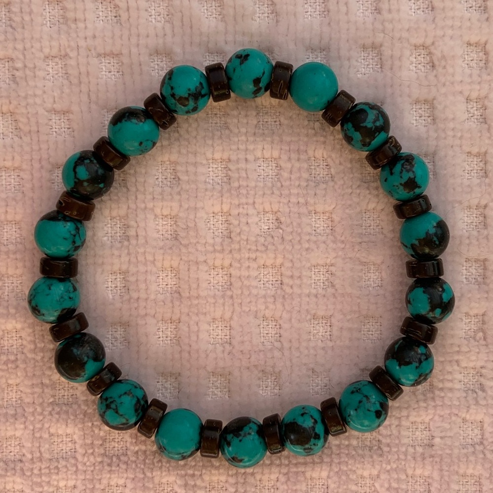 Pretty Faux Turquoise and Burgundy Heishi Stretch Bracelet